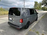 Gebraucht VW Transporter 150 PS (110 kW) 2018 Grau Van