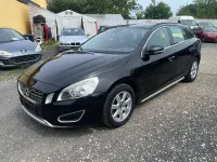 Gebraucht Volvo V60 Momentum 163 PS (119 kW) 2011 Schwarz Kombi