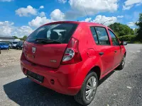 Gebraucht Dacia Sandero 75 PS (55 kW) 2009 Rot Limousine