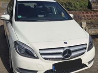 Gebraucht Mercedes B180 122 PS (89 kW) 2014 Weiß Van / Kleinbus