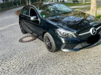 Gebraucht Mercedes A180 122 PS (89 kW) 2016 Schwarz Kleinwagen