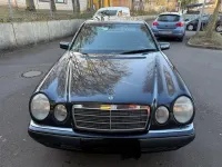 Second-hand Mercedes E240 170 CP (125 kW) 1998 Albastru Berlinǎ