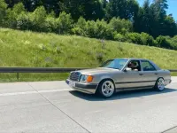 Gebraucht Mercedes E260 160 PS (117 kW) 1987 Andere farben Limousine