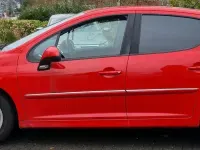 Gebraucht Peugeot 207 95 PS (69 kW) 2011 Rot Kleinwagen