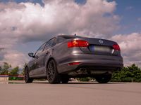 Gebraucht VW Jetta 122 PS (89 kW) 2013 Grau Limousine