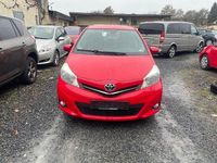 Gebraucht Toyota Yaris Cool 69 PS (50 kW) 2012 Rot Limousine