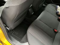 Gebraucht Peugeot e-208 Active 100 kW (136 PS) 2021 Gelb Kleinwagen