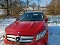Gebraucht Mercedes GLA200 Urban 136 PS (100 kW) 2016 Rot SUV