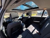 Gebraucht BMW 318 143 PS (105 kW) 2011 Grau Kombi