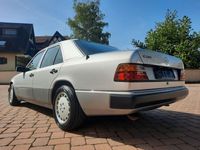 Gebraucht Mercedes E280 Sportline 197 PS (144 kW) 1992 Silber Kombi