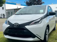 Gebraucht Toyota Aygo 69 PS (50 kW) 2017 Weiß Kleinwagen