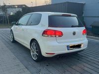 Gebraucht VW Golf 122 PS (89 kW) 2009 Weiß Coupé