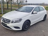 Gebraucht Mercedes A160 90 PS (66 kW) 2014 Weiß Limousine