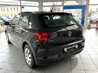 Gebraucht VW Polo Trendline 80 PS (58 kW) 2019 Uranograu Kleinwagen