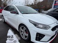 Gebraucht Kia ProCeed GT 204 PS (150 kW) 2019 (hw2) deluxeweiss met. Kombi