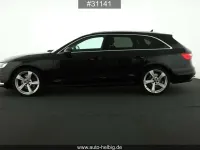 Gebraucht Audi A4 Advanced 150 PS (110 kW) 2023 Mythosschwarz metallic Kombi