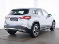 Gebraucht Mercedes GLA200 Progressive 163 PS (119 kW) 2024 Silber SUV