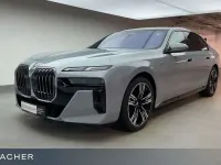 Gebraucht BMW 740 M Sport 299 PS (219 kW) 2025 M brooklyn grau metallic Limousine