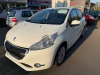 Gebraucht Peugeot 208 Active 82 PS (60 kW) 2014 Weiß Kleinwagen