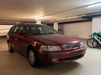 Gebraucht Volvo V40 122 PS (89 kW) 2001 Rot Kombi