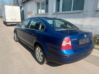 Gebraucht VW Passat 116 PS (85 kW) 2002 Blau Limousine