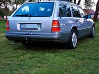Gebraucht Mercedes E280 193 PS (141 kW) 1995 Silber Kombi