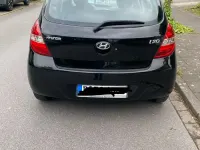 Gebraucht Hyundai i20 78 PS (57 kW) 2010 Schwarz Kleinwagen