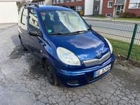 Gebraucht Toyota Yaris Verso 84 PS (61 kW) 2004 Schwarz Van / Kleinbus