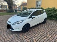 Gebraucht Ford Fiesta Trend 82 PS (60 kW) 2012 Weiß Kleinwagen