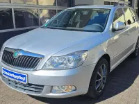 Gebraucht Skoda Octavia Ambition 122 PS (89 kW) 2011 Grau Kombi