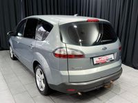 Gebraucht Ford S-MAX Titanium 140 PS (102 kW) 2009 Silber Van / Kleinbus