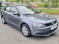 Gebraucht VW Jetta 105 PS (77 kW) 2013 Grau Limousine