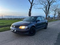 Gebraucht VW Passat 101 PS (74 kW) 1998 Blau Limousine