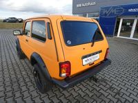 Gebraucht Lada niva 83 PS (61 kW) 2022 Raptor orange SUV