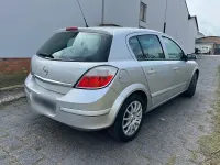 Gebraucht Opel Astra 106 PS (77 kW) 2005 Silber Limousine