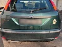 Second-hand Ford Focus 116 CP (85 kW) 2004 Verde Berlinǎ