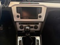 Second-hand VW Passat 150 CP (110 kW) 2015 Argintiu Break