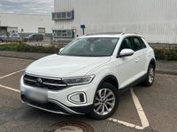 Second-hand VW T-Roc Style 150 CP (110 kW) 2023 Alb SUV