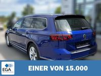 Gebraucht VW Passat R-line 200 PS (147 kW) 2021 Blau metallic Kombi