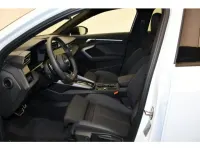 Second-hand Audi A3 S-Line 204 CP (150 kW) 2025 Alb Berlinǎ
