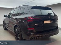 Gebraucht BMW X5 M Sport 530 PS (389 kW) 2024 Saphirschwarz SUV