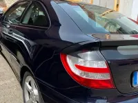 Gebraucht Mercedes C180 146 PS (107 kW) 2005 Blau Coupé