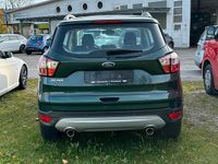 Gebraucht Ford Kuga 150 PS (110 kW) 2017 Grün SUV