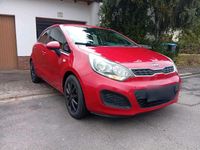 Gebraucht Kia Rio Edition 7 86 PS (63 kW) 2013 Rot Kleinwagen