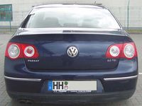 Gebraucht VW Passat 140 PS (102 kW) 2005 Blau metallic Limousine