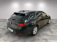 Używany Seat Leon Style 150 KM (110 kW) 2023 Czarny Sedan/Limuzyna