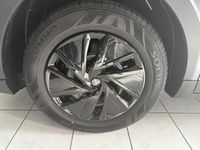 Neu MG ZS 116 PS (85 kW) 2025 Grau Limousine