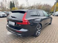 Gebraucht Volvo V60 Plus 197 PS (144 kW) 2025 Schwarz Kombi