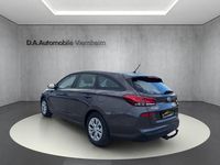 Gebraucht Hyundai i30 Select 101 PS (74 kW) 2017 Grau Kombi