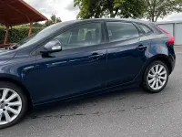 Gebraucht Volvo V40 150 PS (110 kW) 2015 Blau Kleinwagen